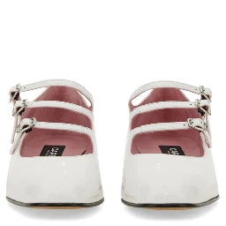 أحذية أريانا