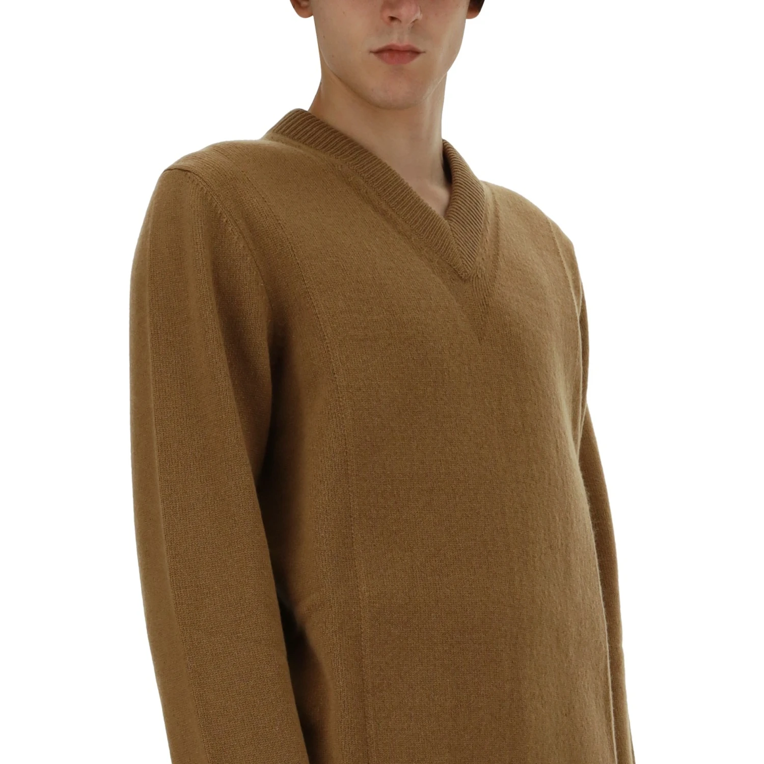 V-NECK SWEATER