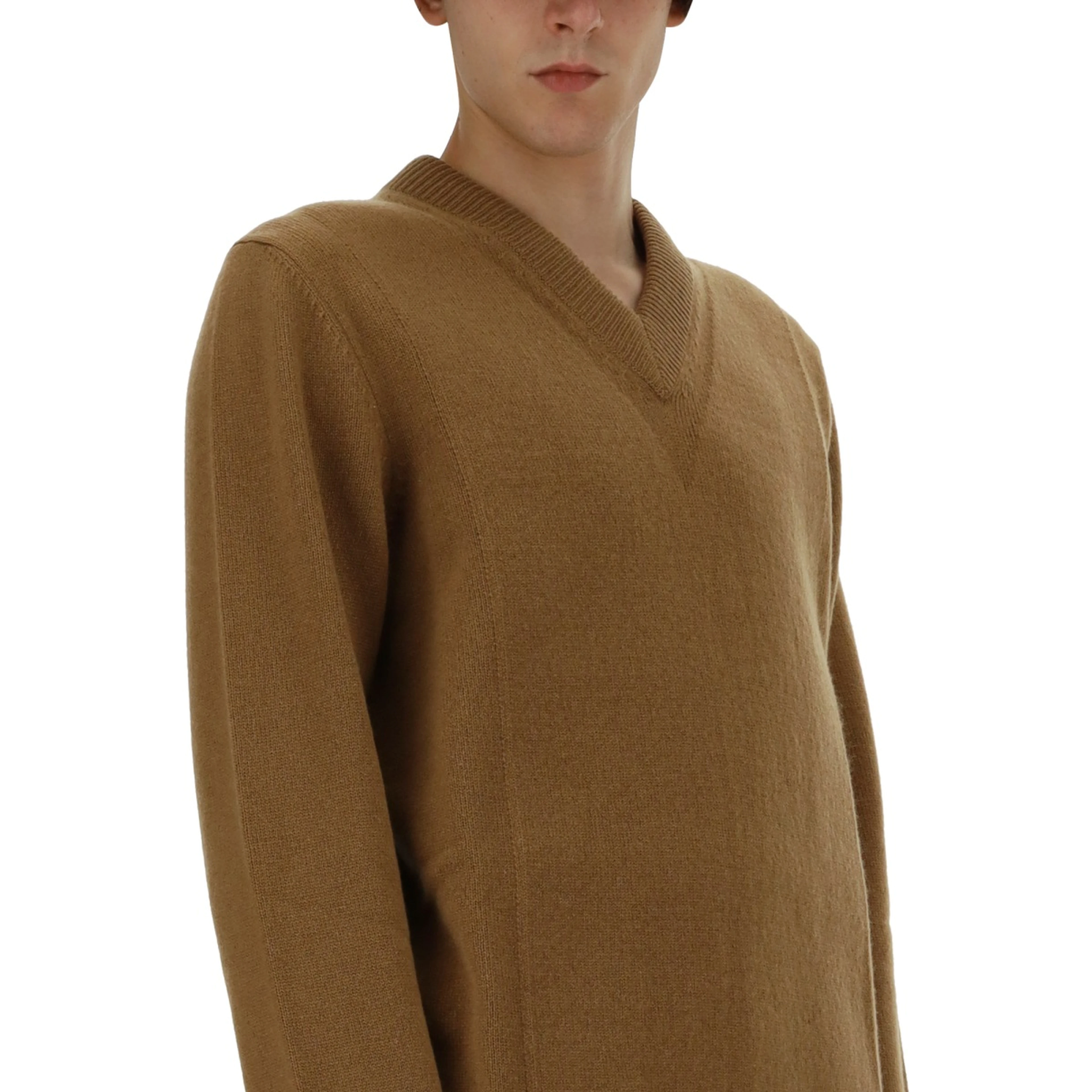 V-NECK SWEATER
