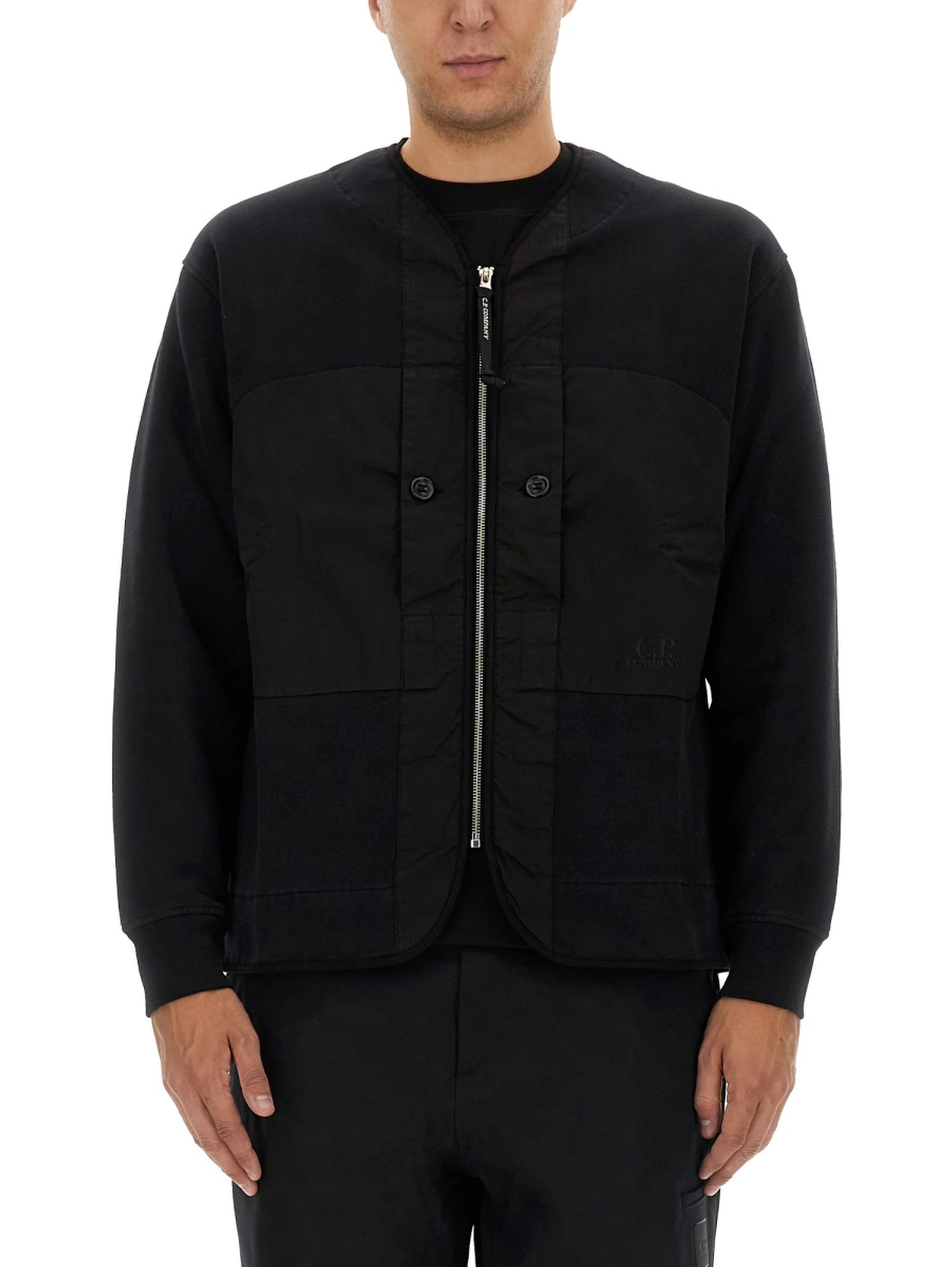 ZIP SWEATSHIRT.