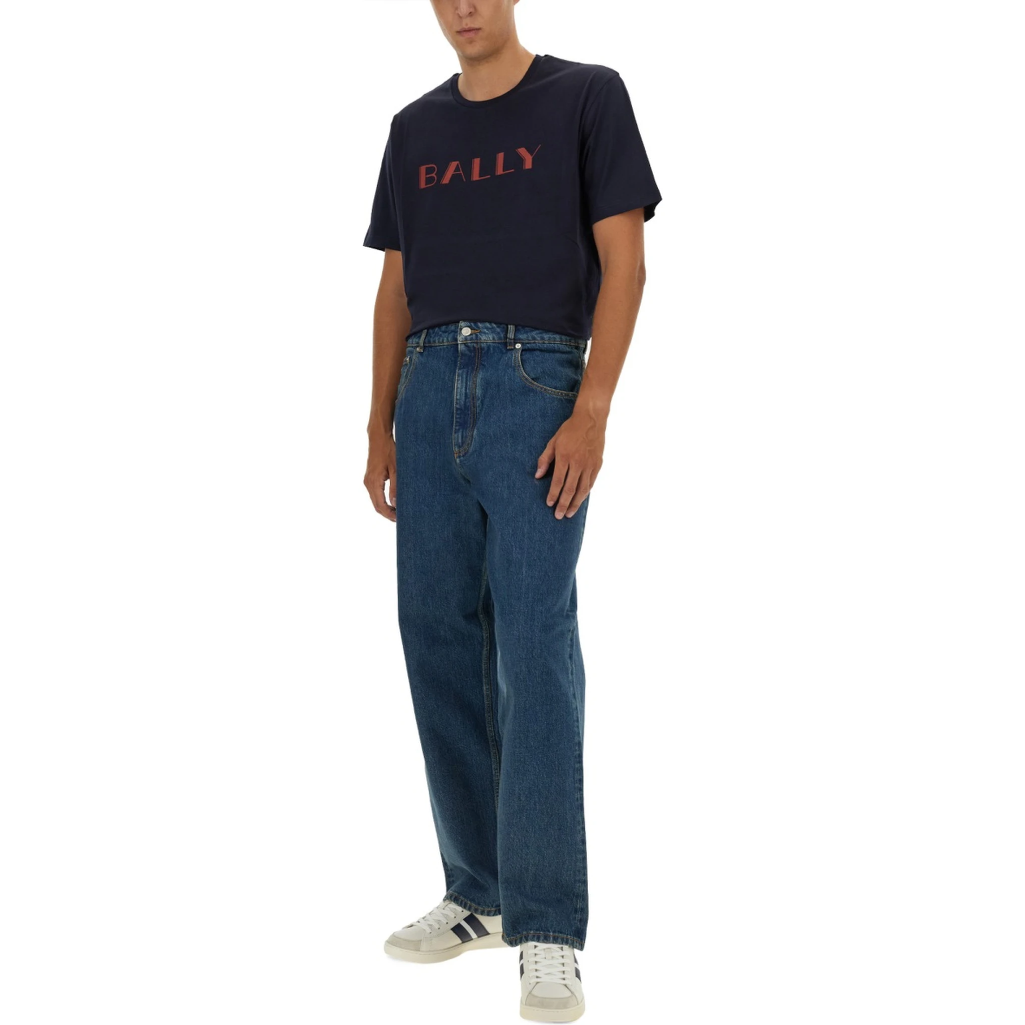 T-SHIRT WITH LOGO