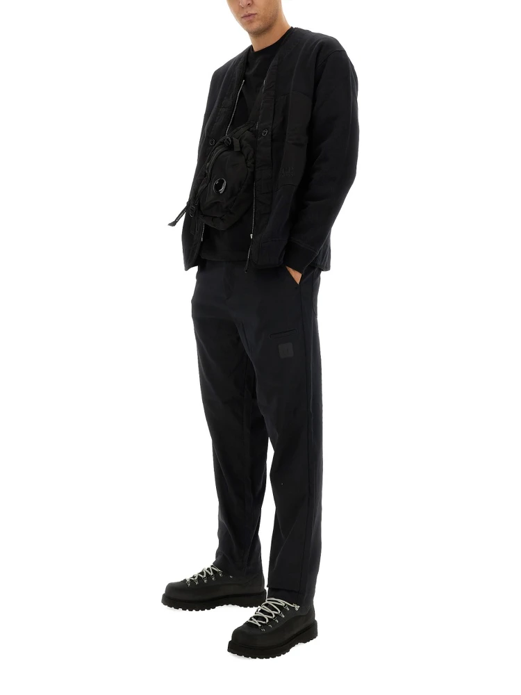 ZIP SWEATSHIRT. alternative