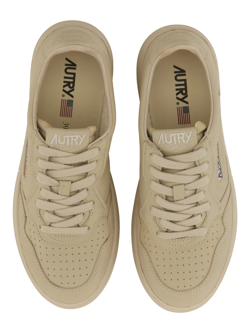 "MEDALIST LOW" SNEAKER