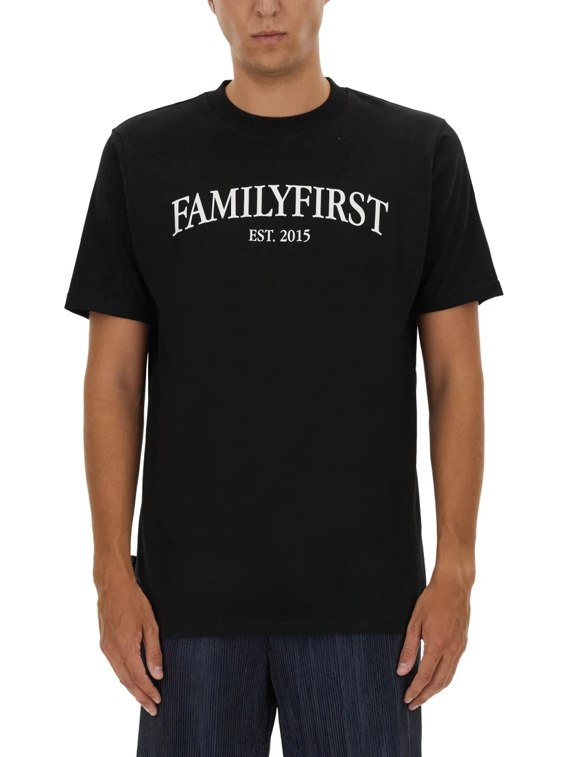 T-SHIRT WITH LOGO