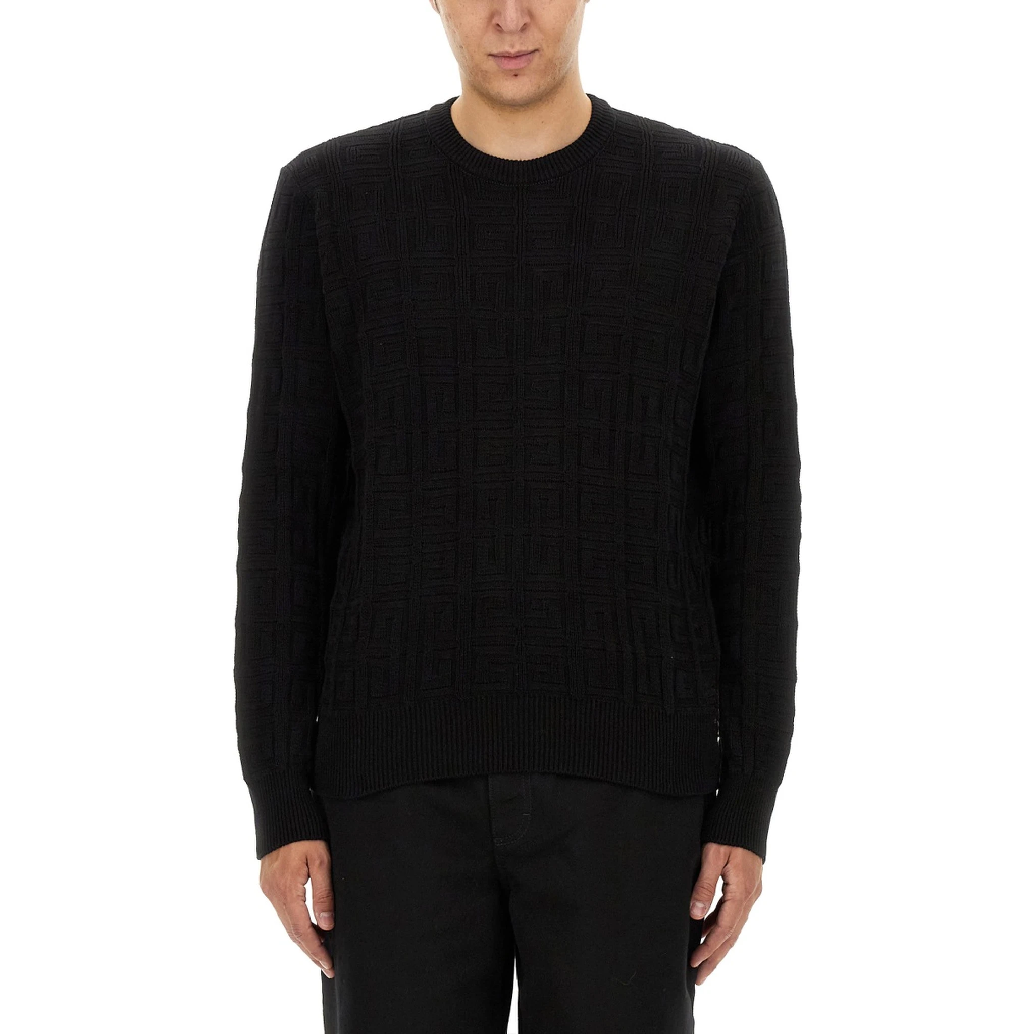 قميص بقصة عادية