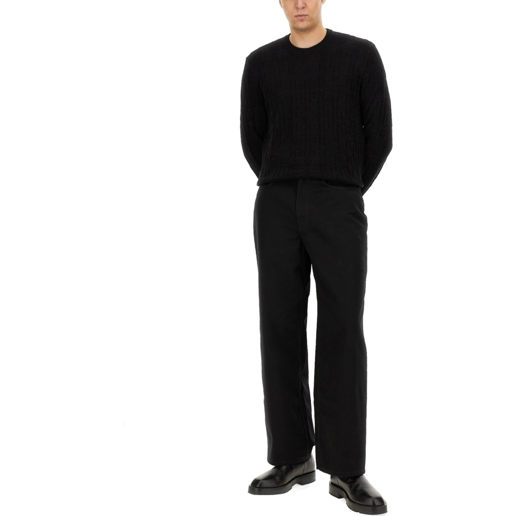 قميص بقصة عادية