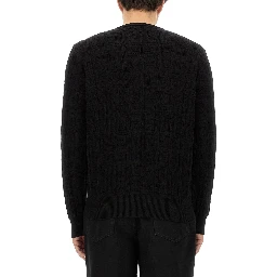 قميص بقصة عادية