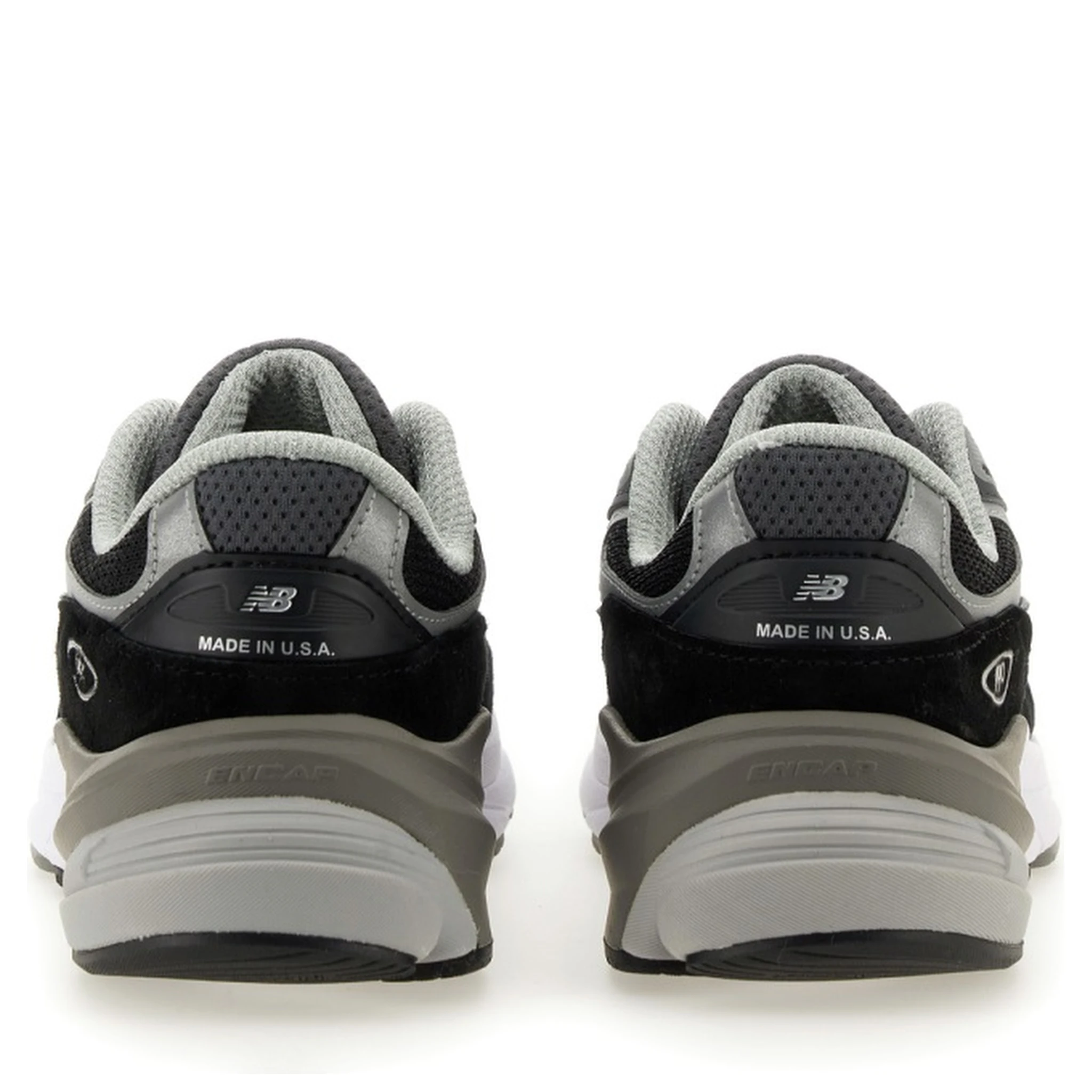 حذاء رياضي 990v6
