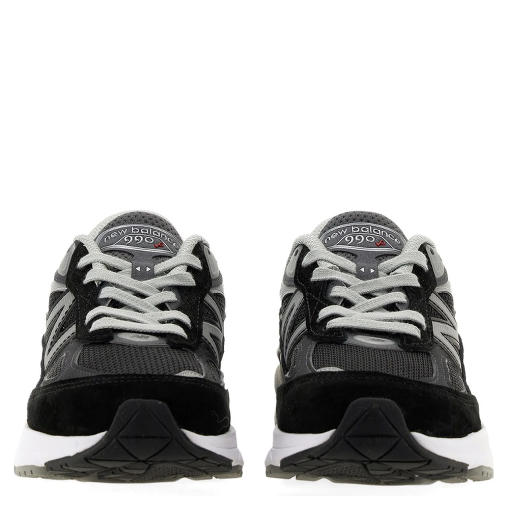 حذاء رياضي 990v6