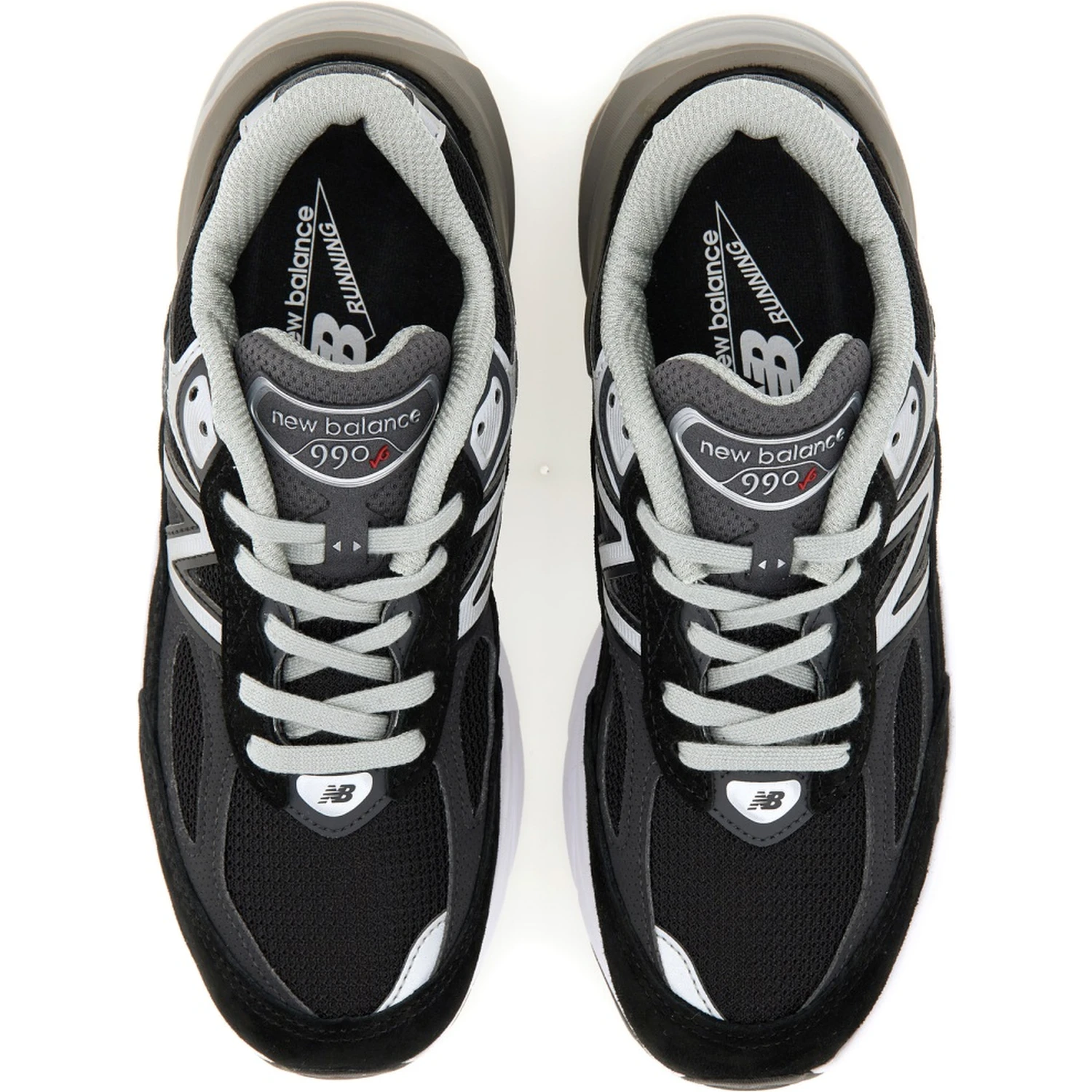 حذاء رياضي 990v6