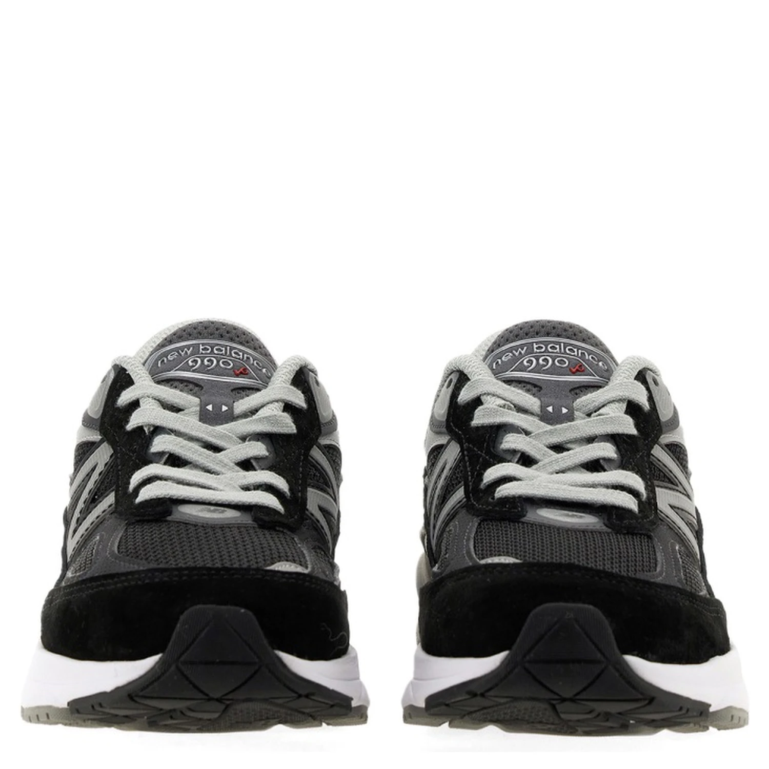 حذاء رياضي 990v6