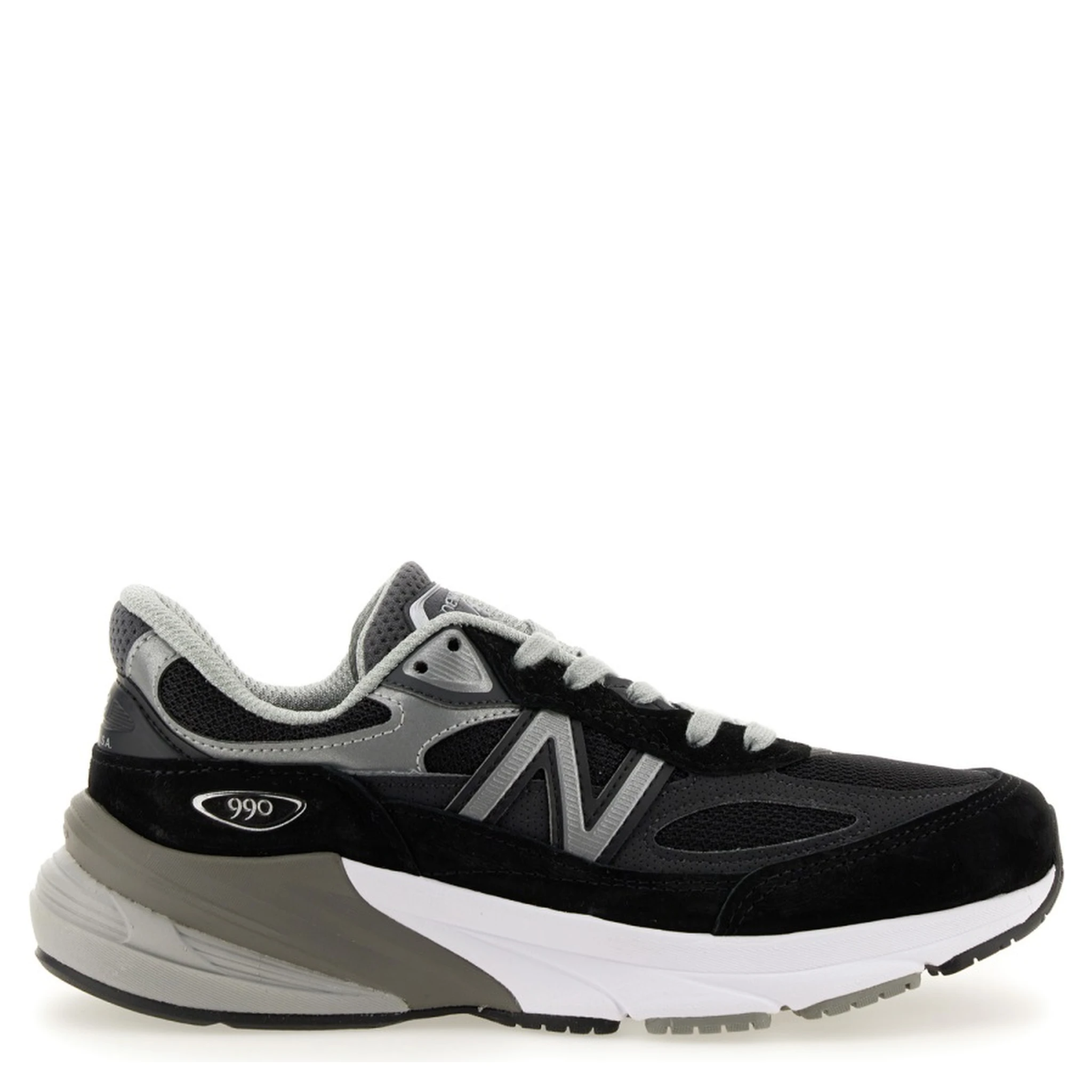 حذاء رياضي 990v6