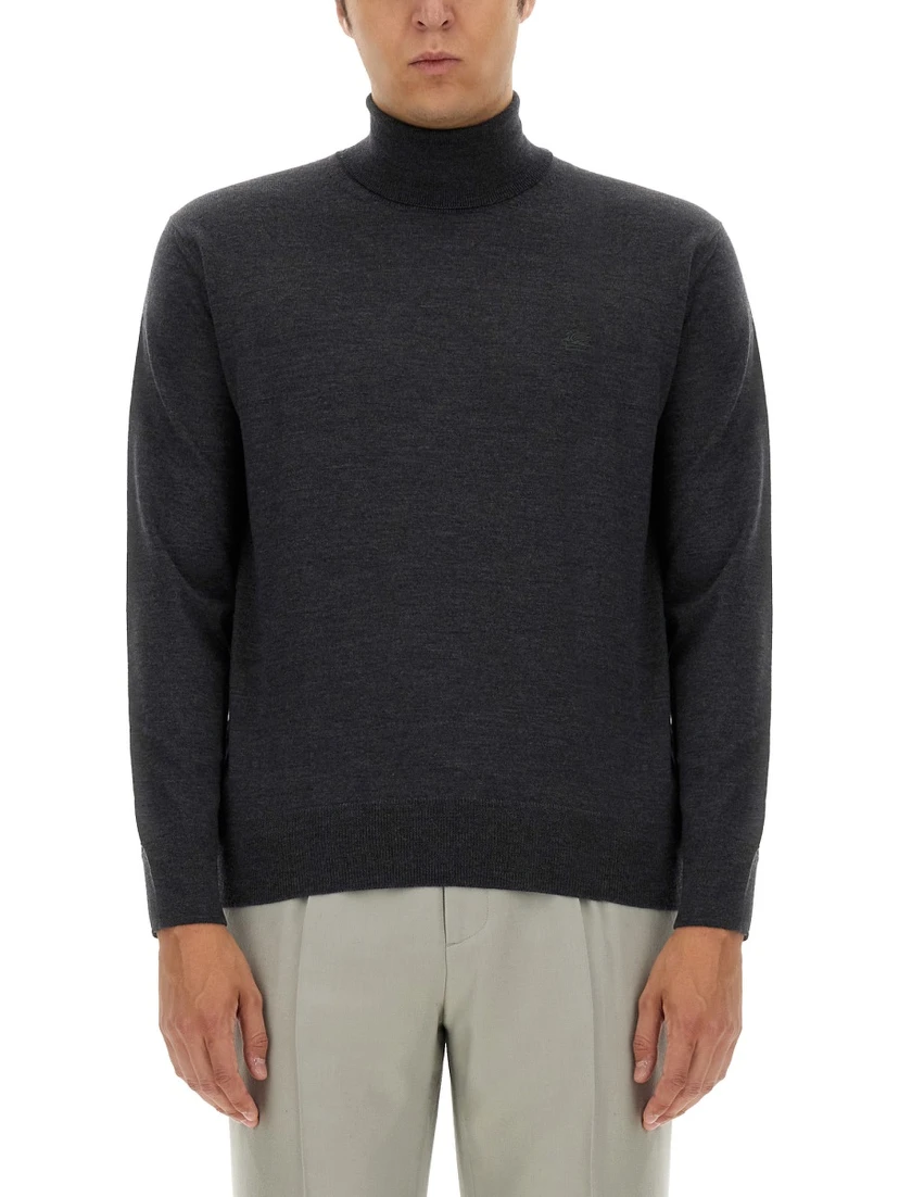 TURTLENECK WITH EMBROIDERY