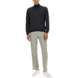 TURTLENECK WITH EMBROIDERY