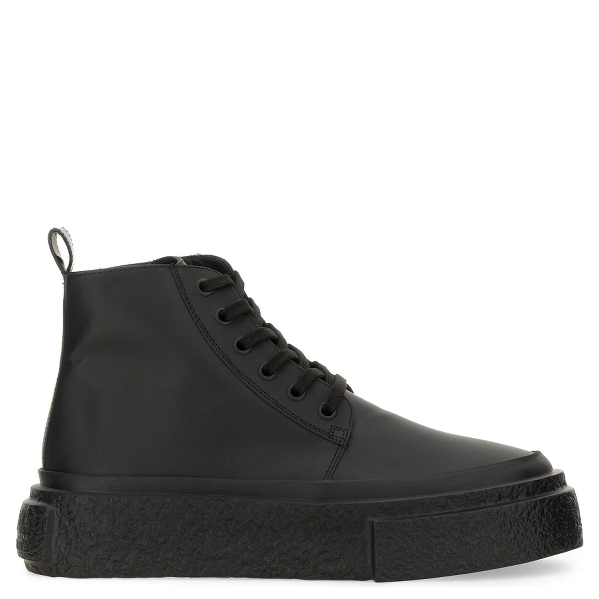 LEATHER LACE-UP SNEAKER