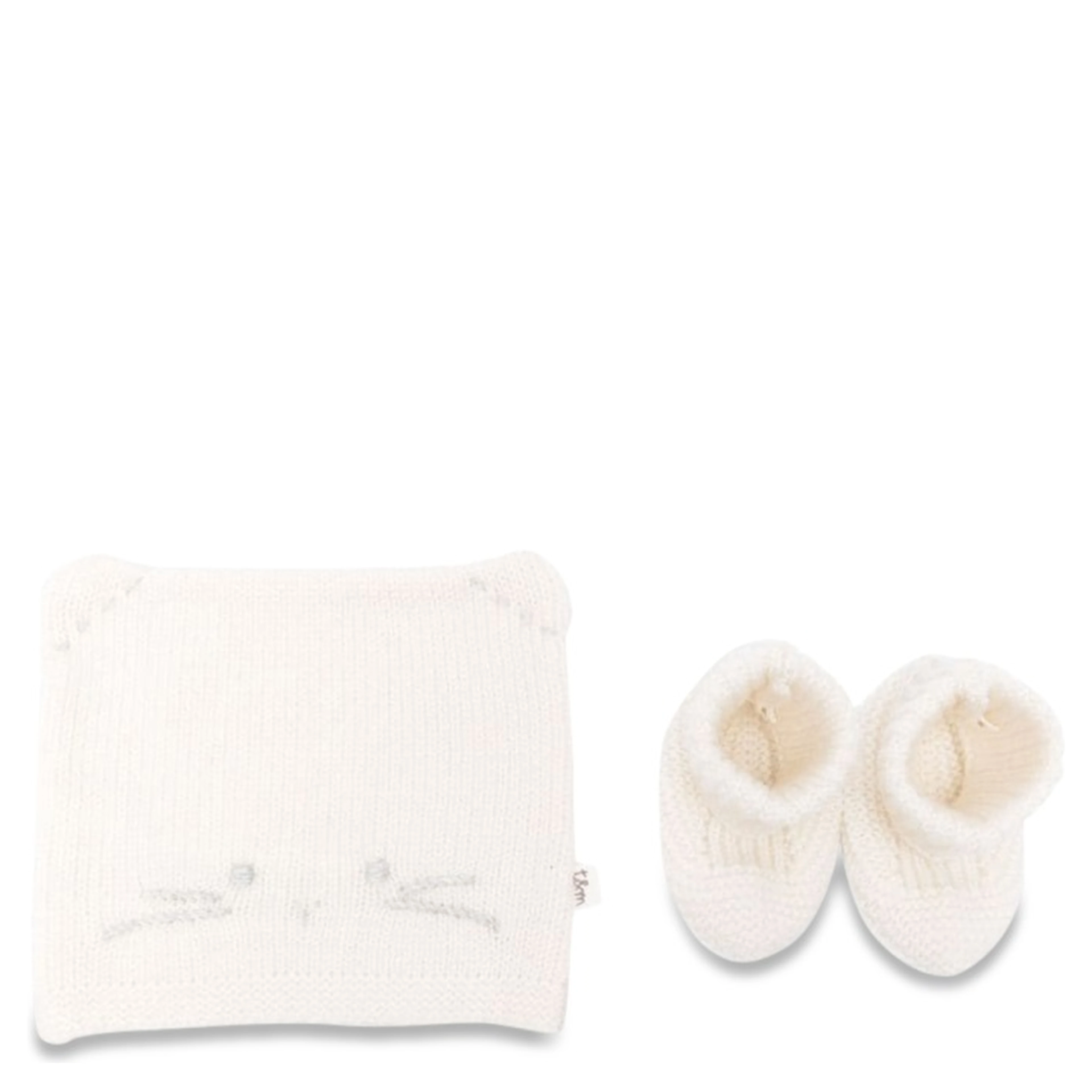 tricot hat and shoes