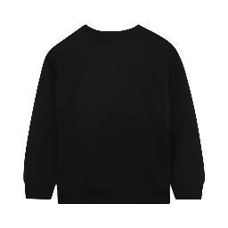 كنزة رياضية بشعار