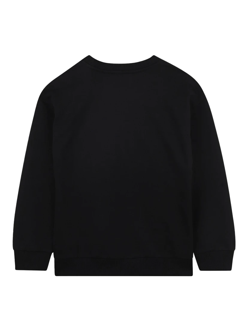 كنزة رياضية بشعار