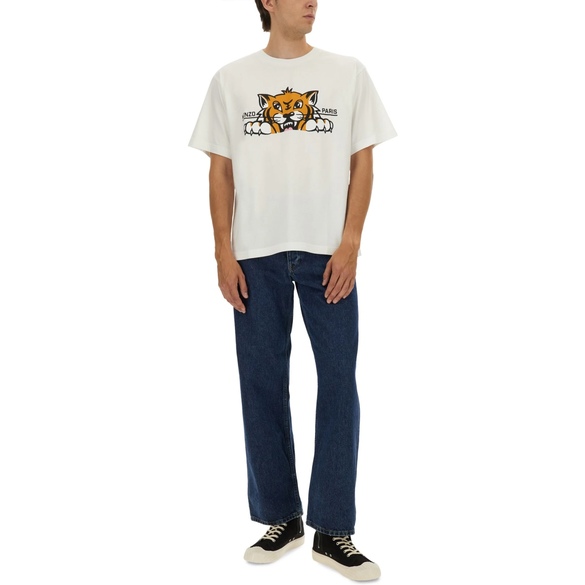 OVERSIZE FIT T-SHIRT