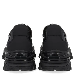 "NEW TRAIL" SNEAKER