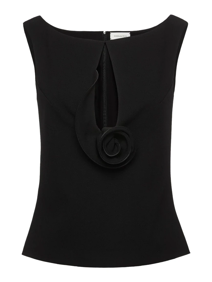 TOP WITH FLOWER DETAIL