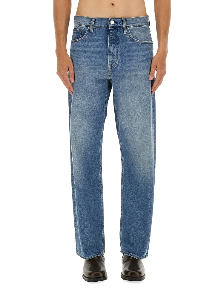 LOOSE FIT JEANS