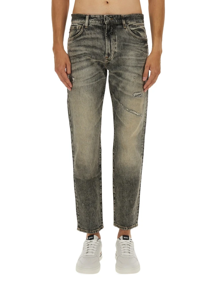 JEANS IN DENIM