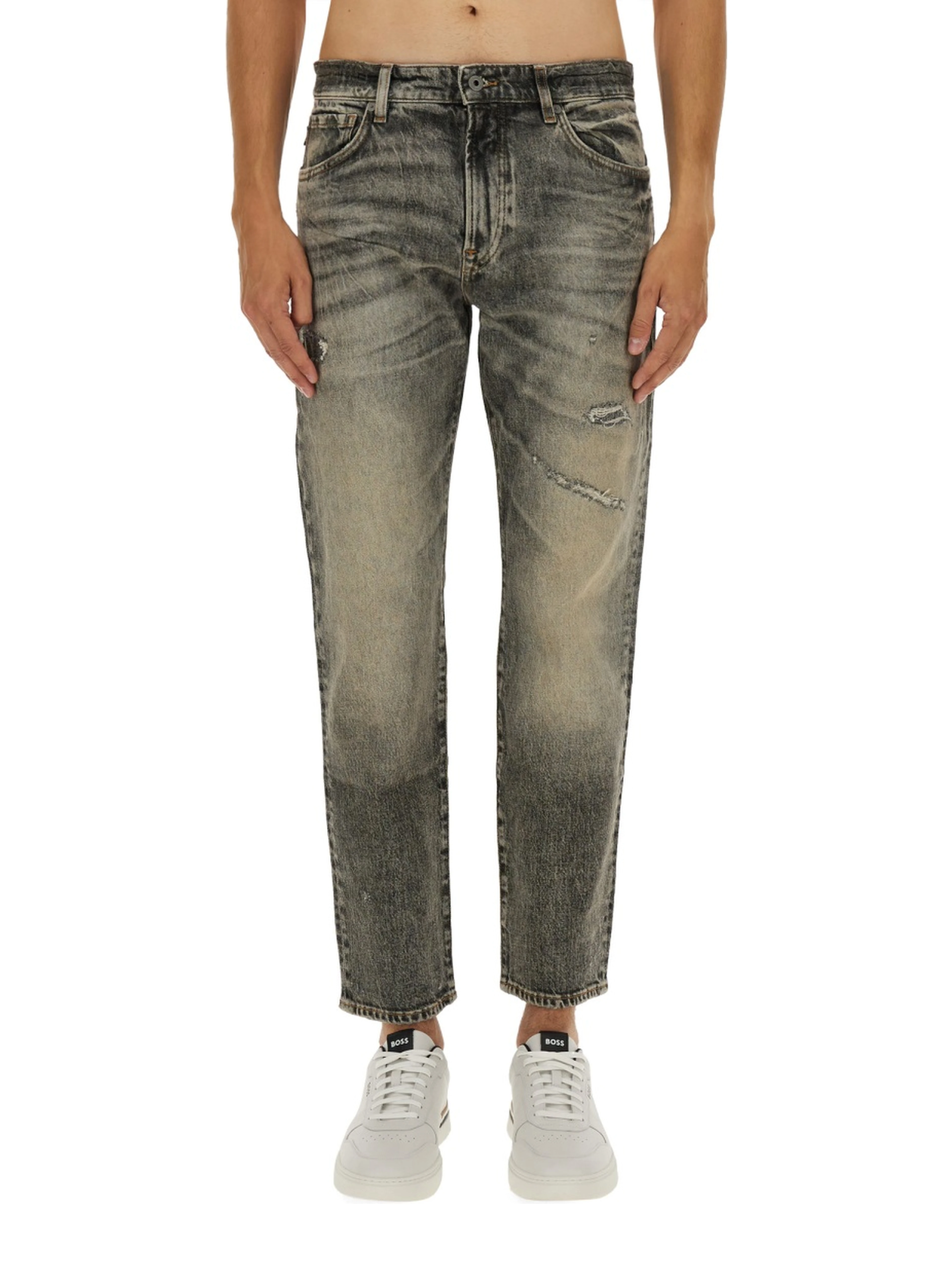 JEANS IN DENIM