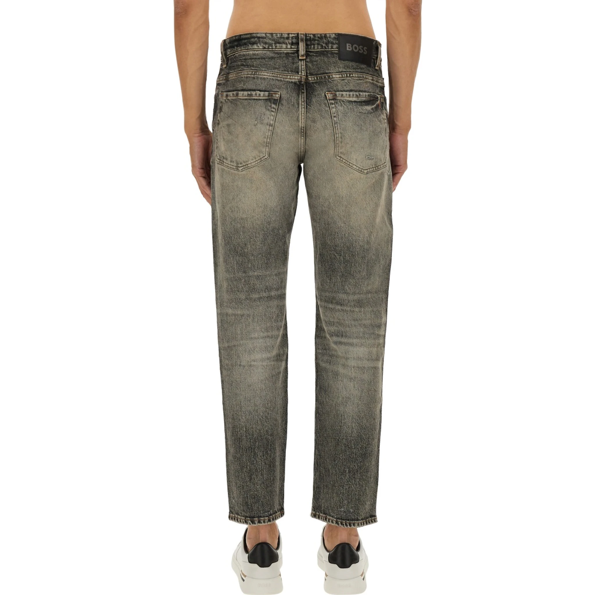 JEANS IN DENIM