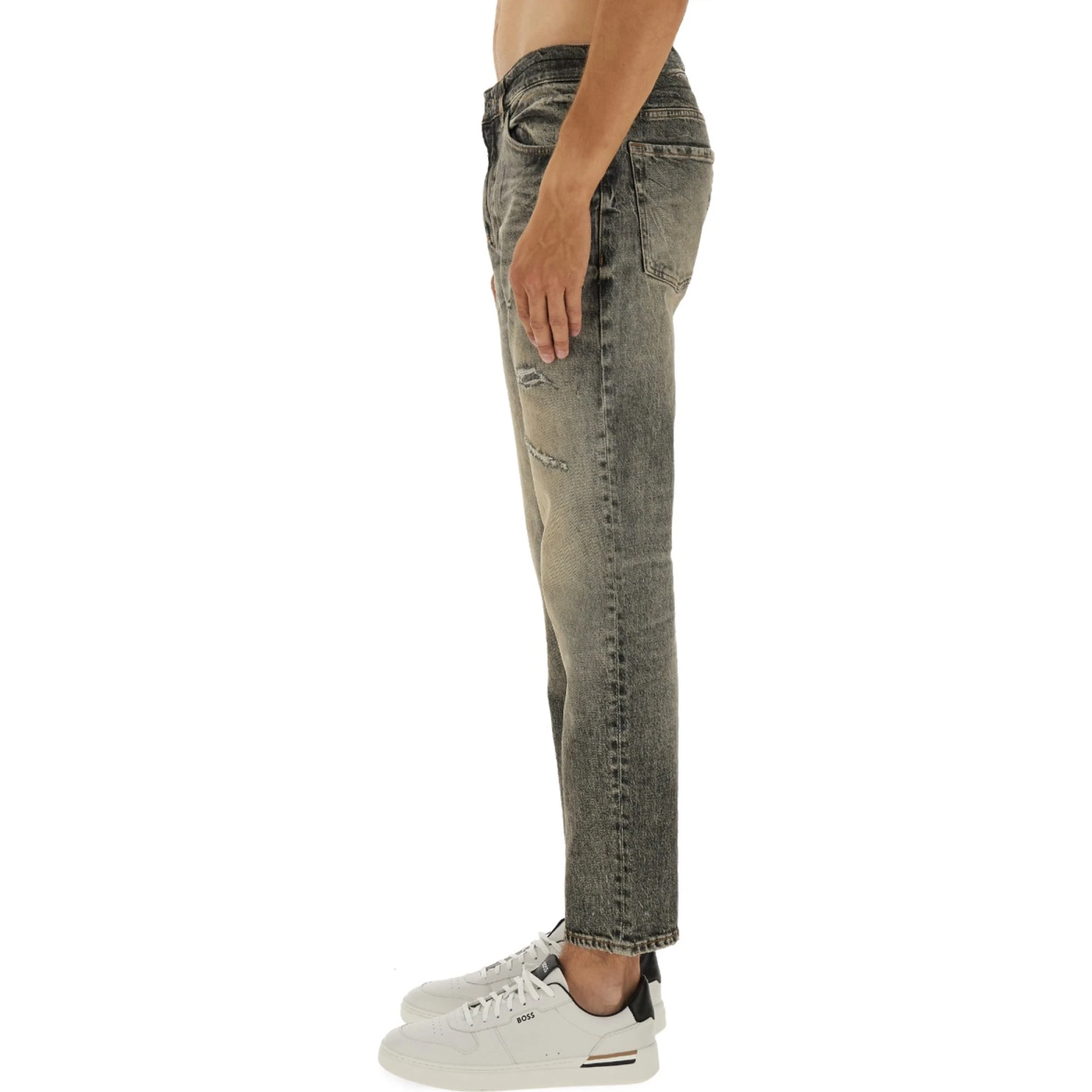 JEANS IN DENIM