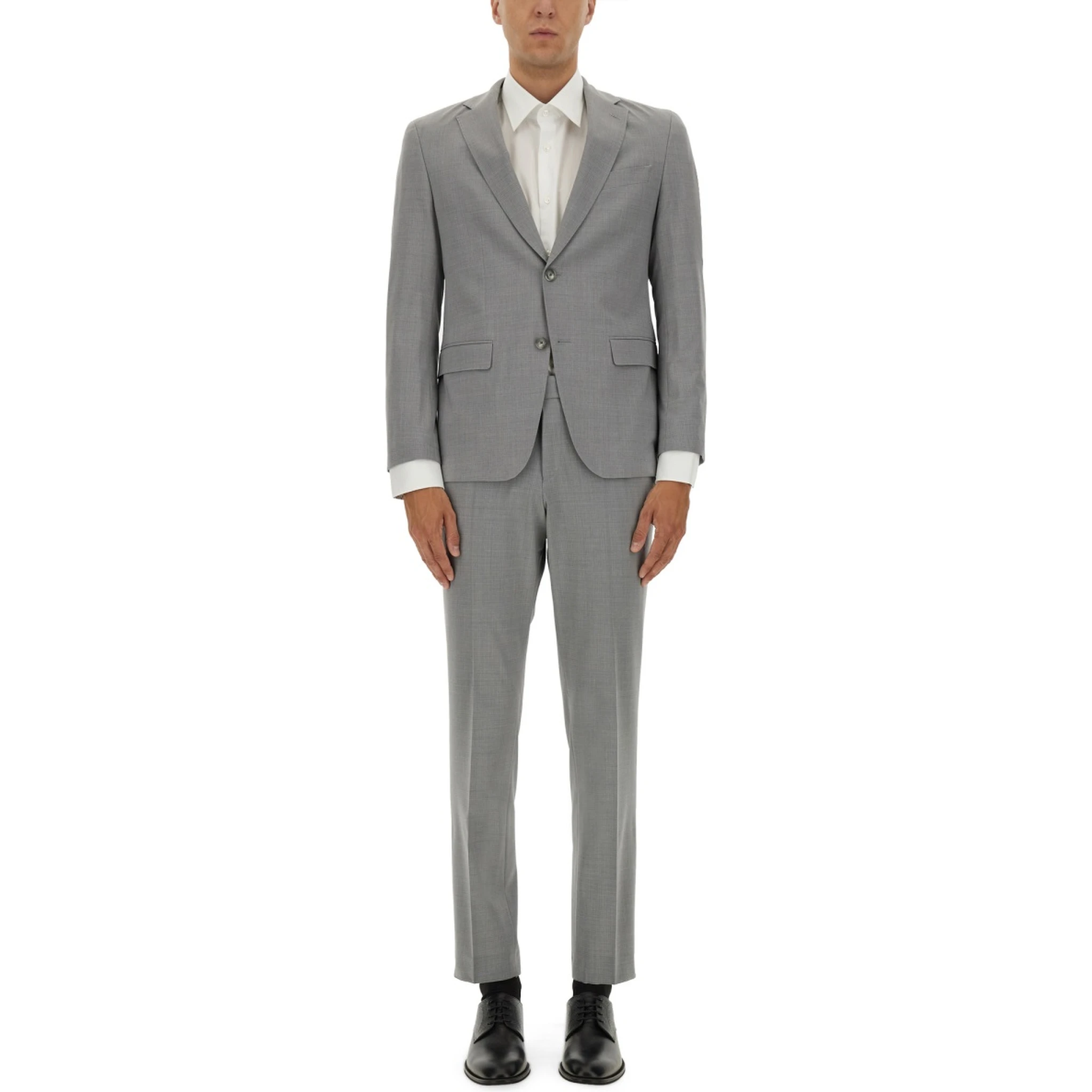 فستان بقصة ضيقة