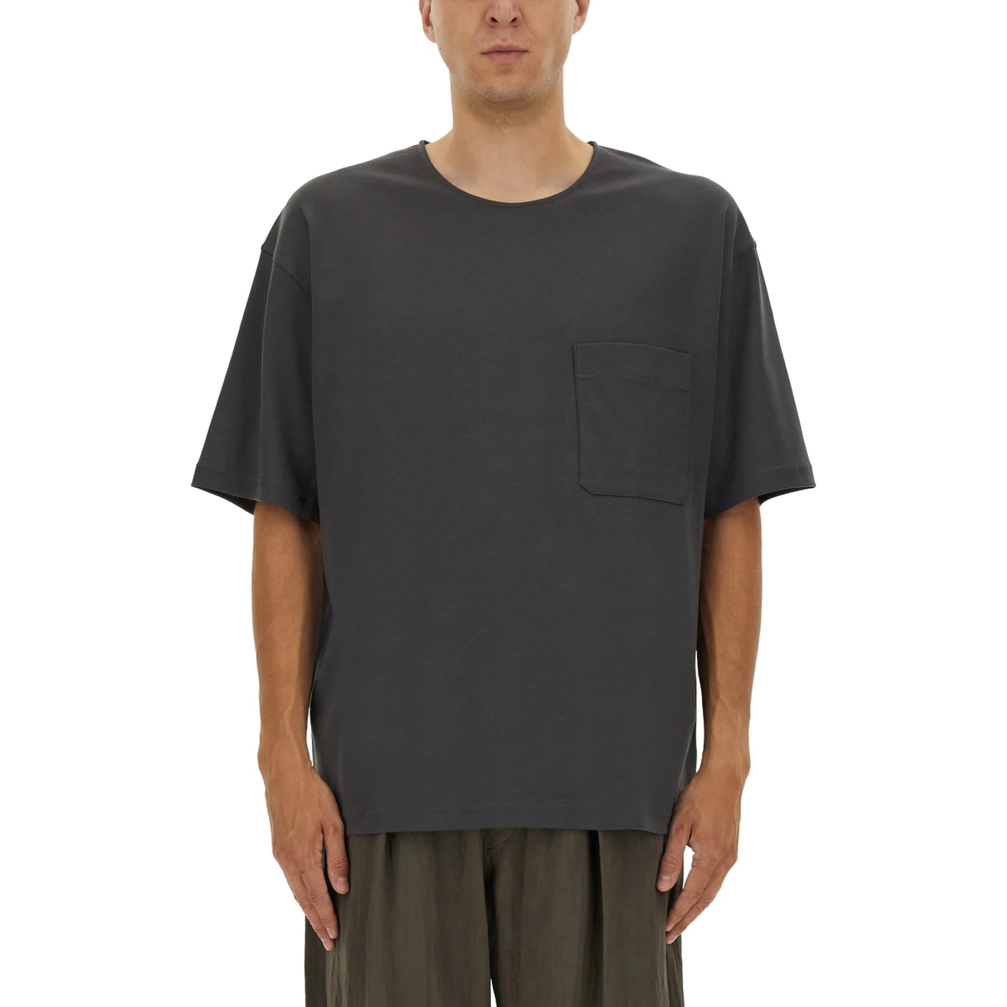 تيشيرت بقصة مريحة