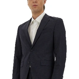 فستان بقصة ضيقة