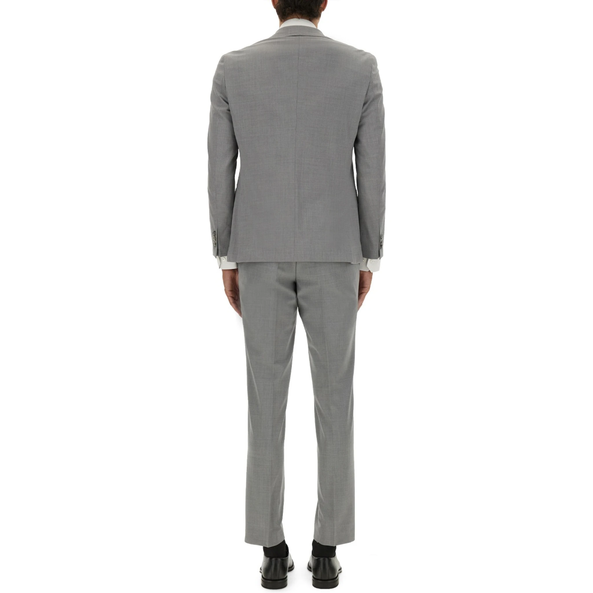 فستان بقصة ضيقة