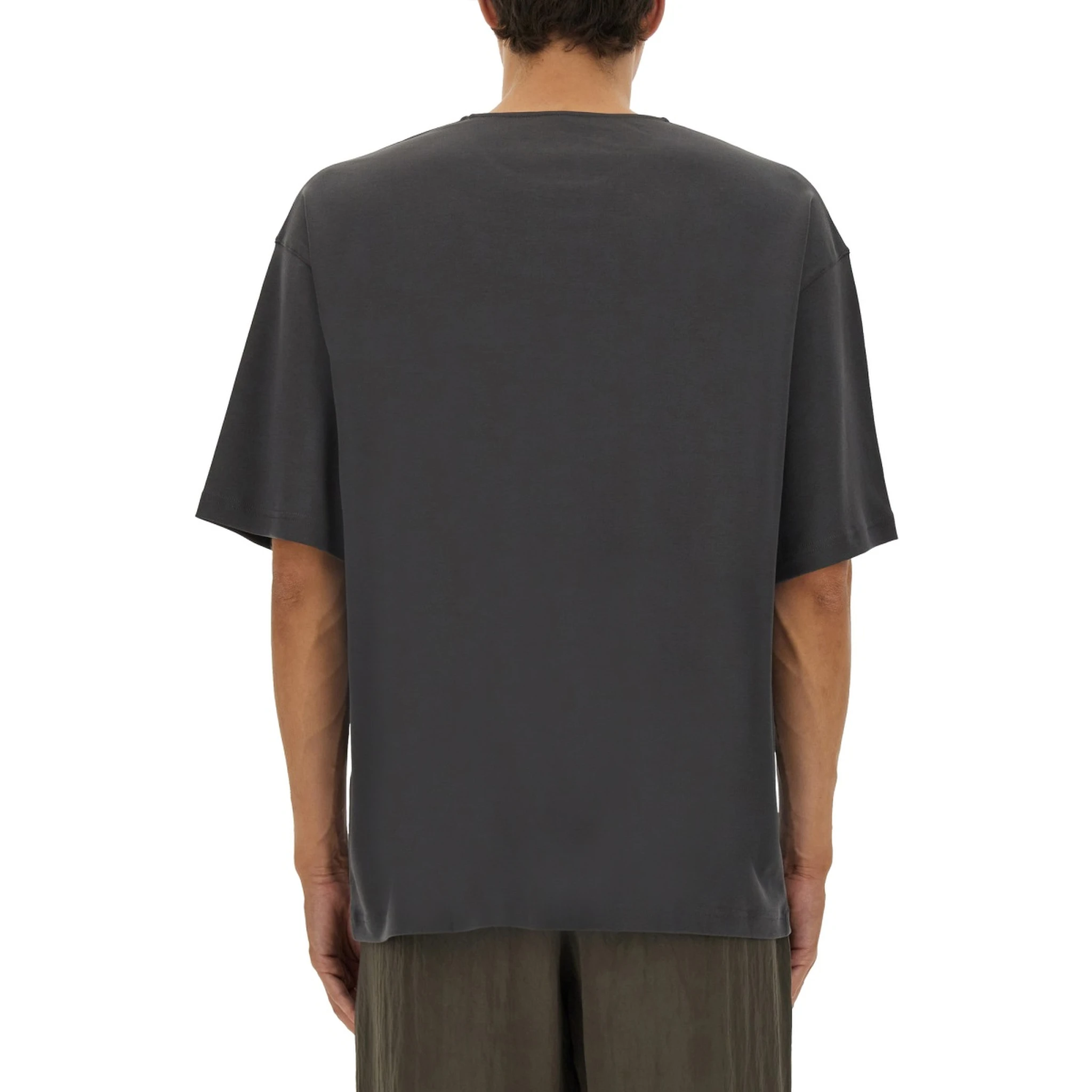 تيشيرت بقصة مريحة