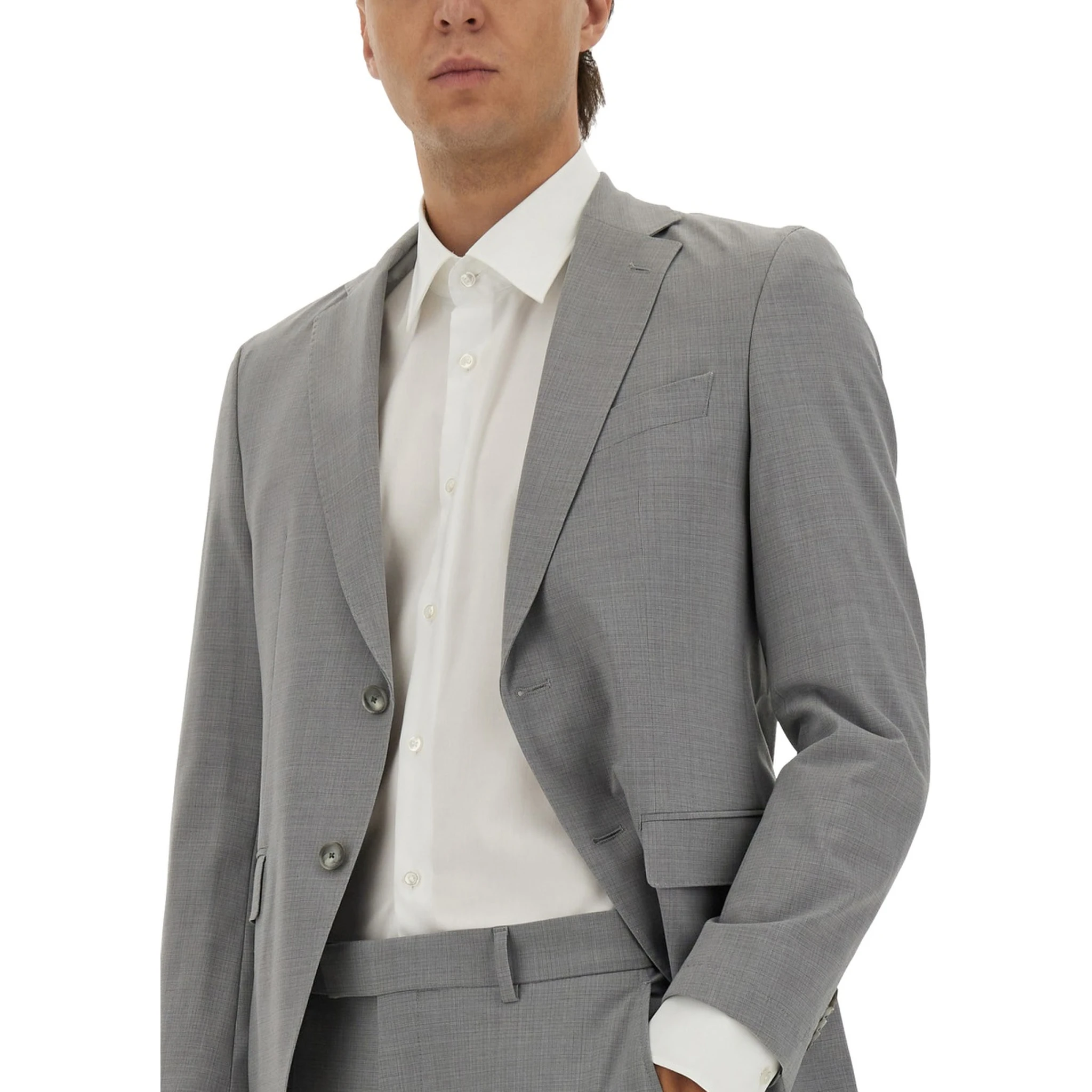 فستان بقصة ضيقة