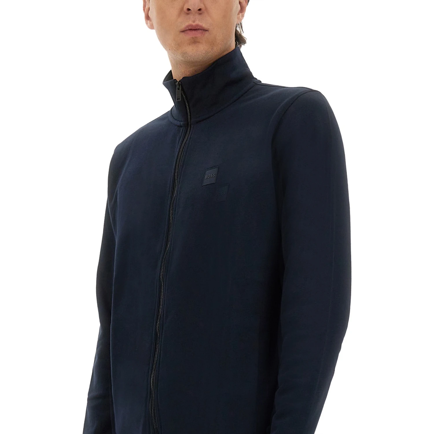 ZIP SWEATSHIRT.
