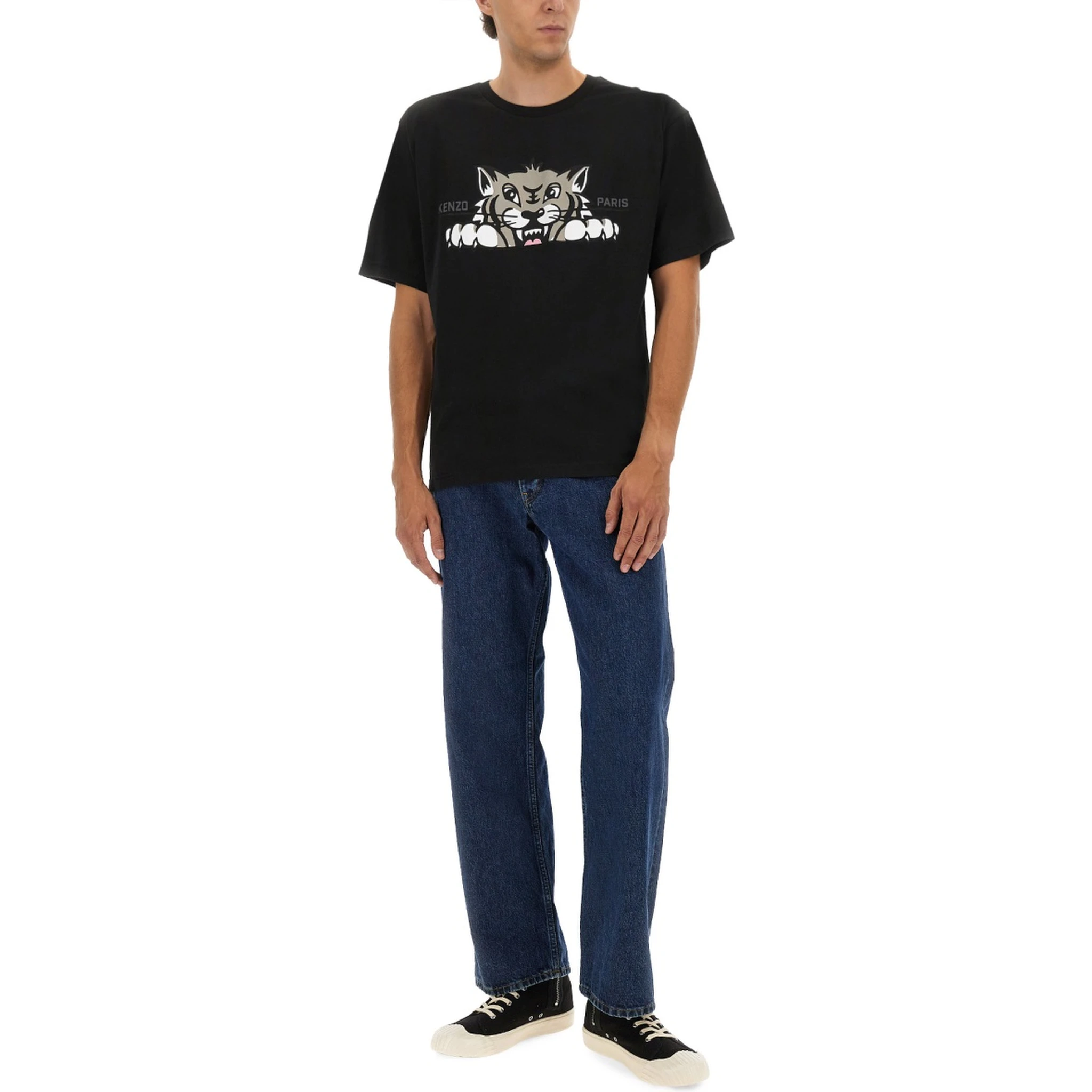 تيشيرت بقصة واسعة