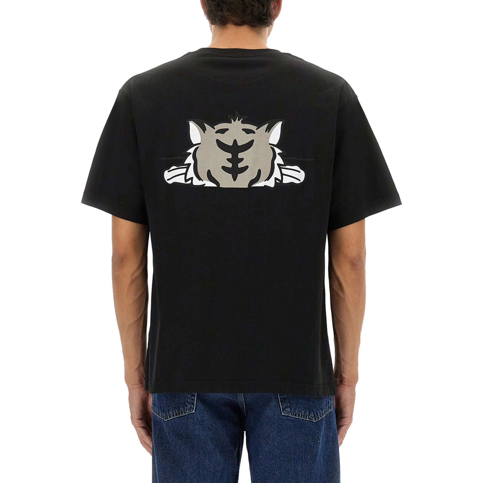 تيشيرت بقصة واسعة