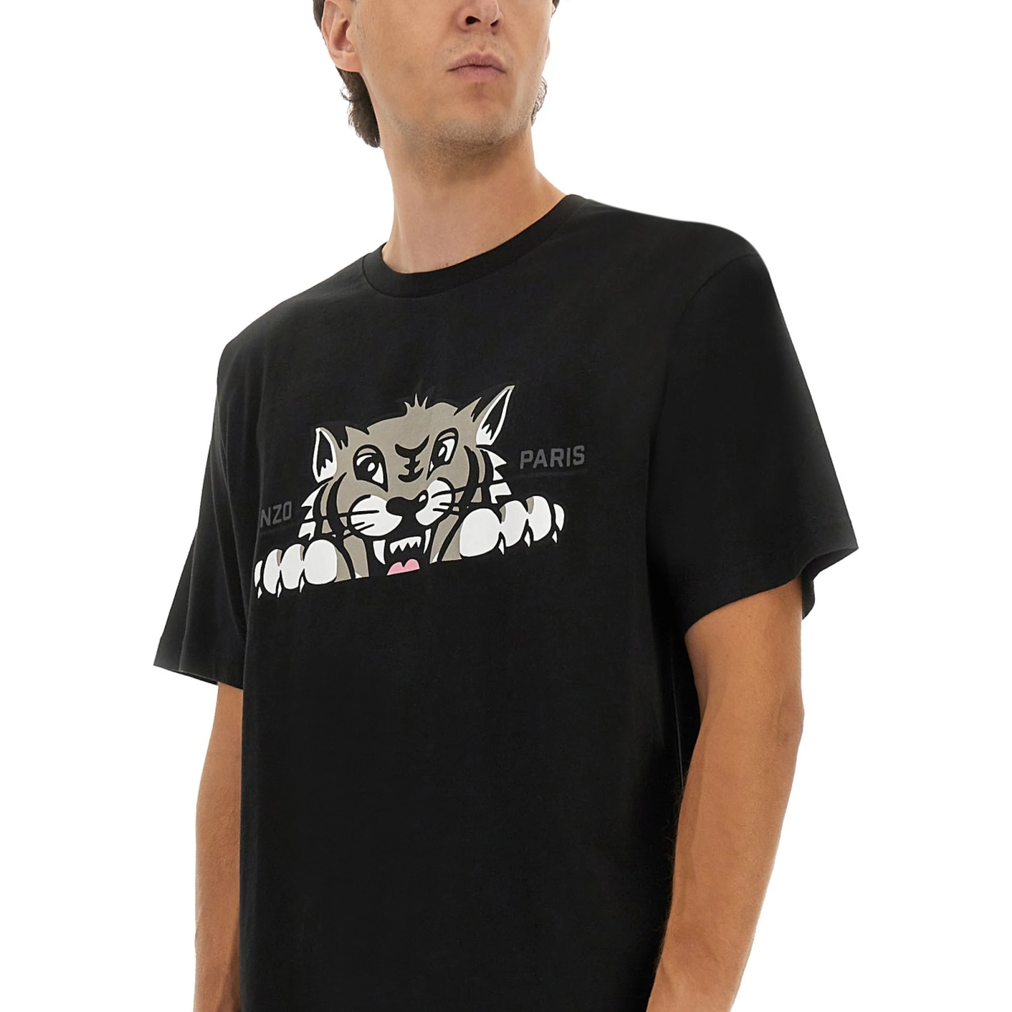 تيشيرت بقصة واسعة