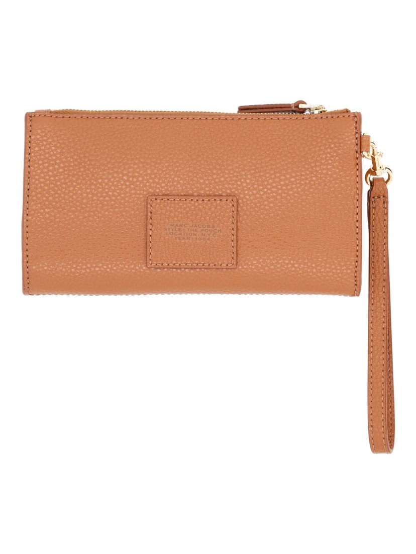 حقيبة جلدية