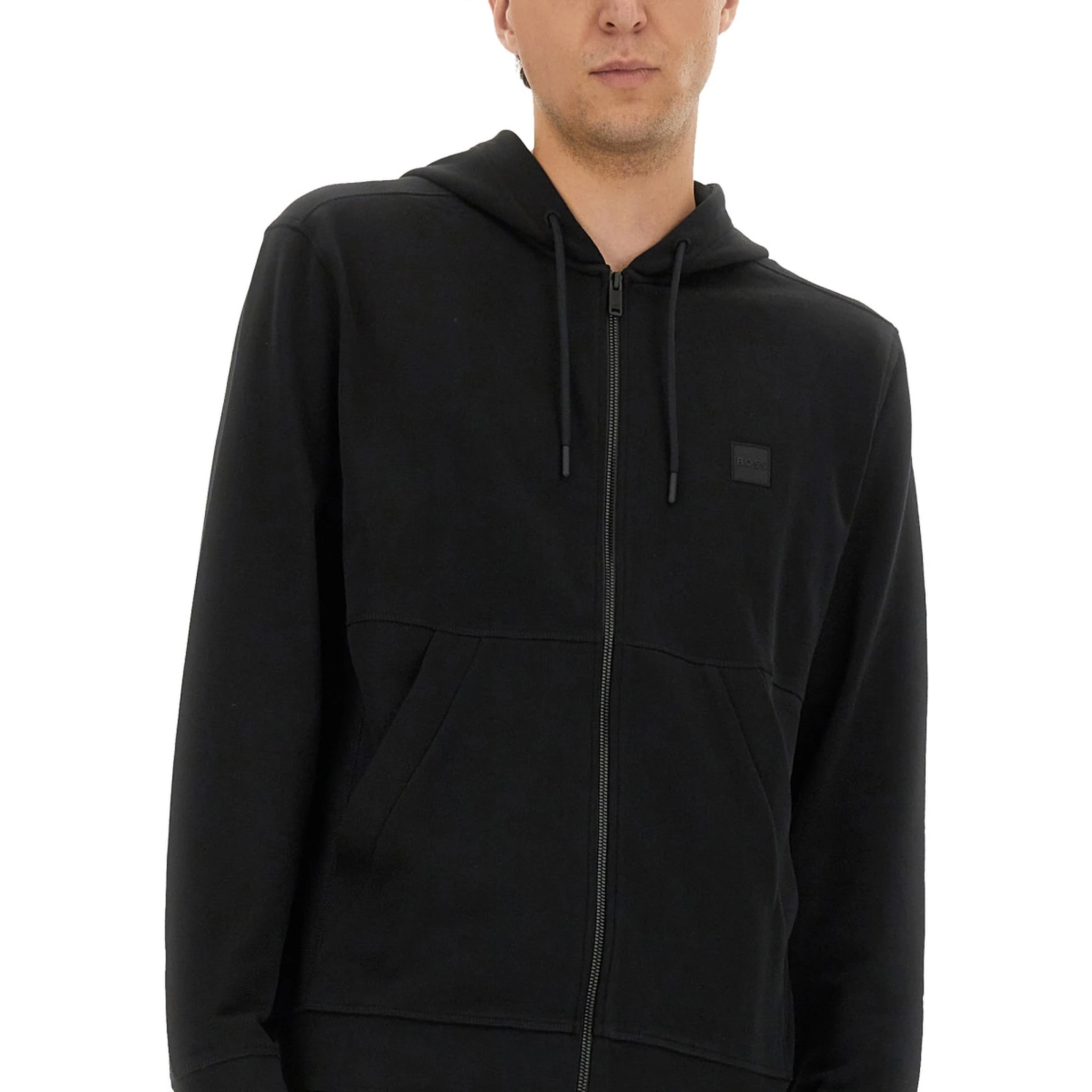 كنزة قطنية بشعار