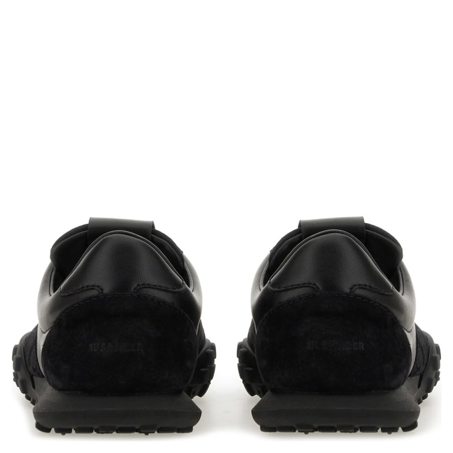 LOW TOP SNEAKER