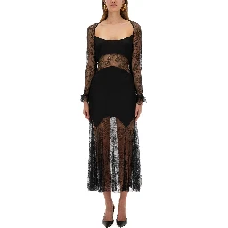 فستان طويل من الدانتيل