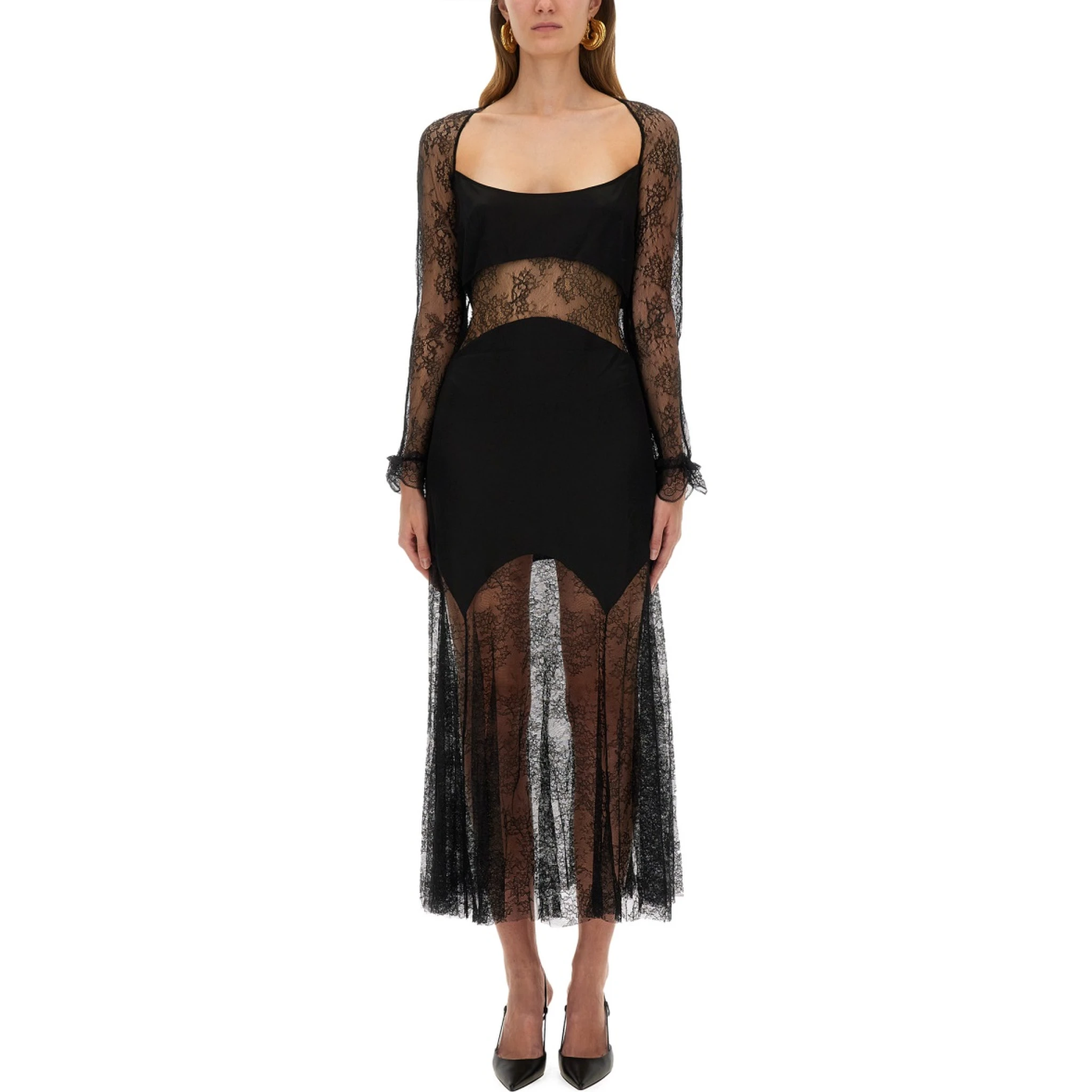 فستان طويل من الدانتيل