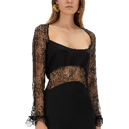 فستان طويل من الدانتيل