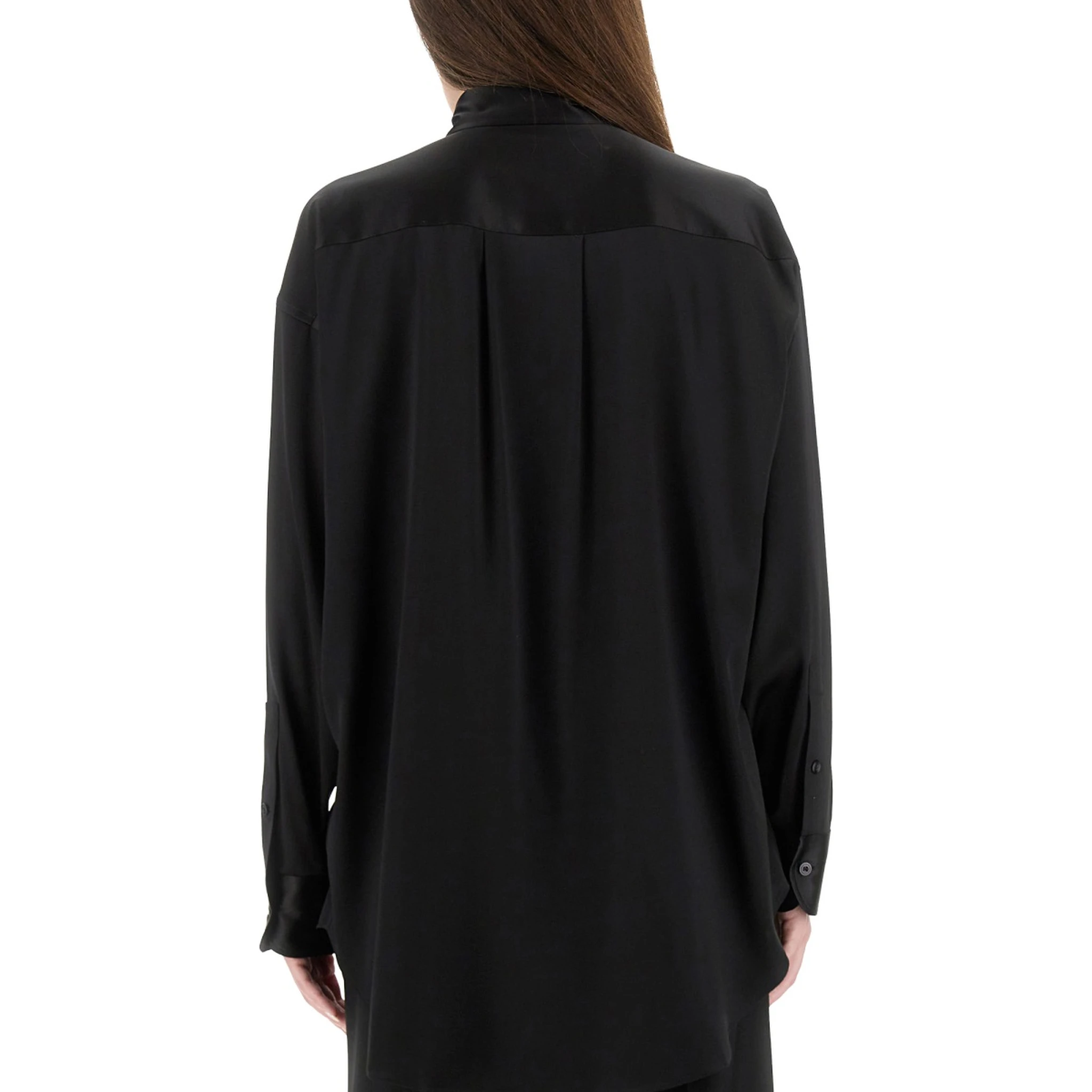 قميص من الساتان الحريري المطاطي