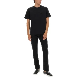 تي شيرت بقصة عادية