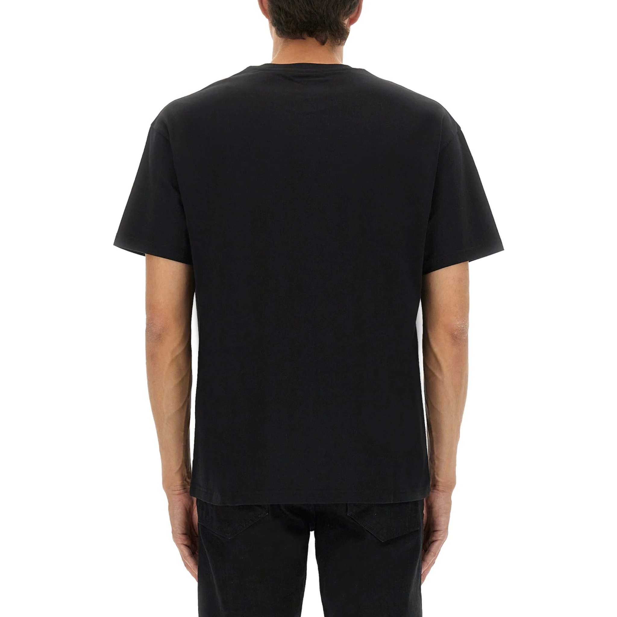 تي شيرت بقصة عادية