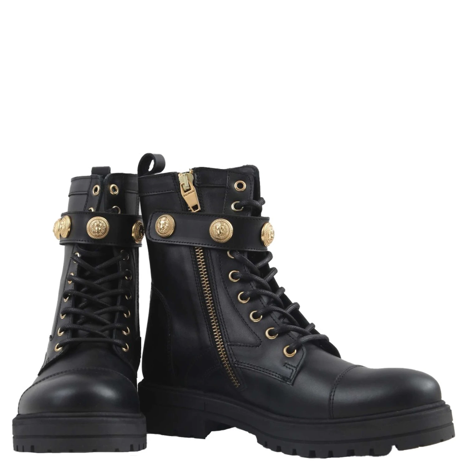 AMPHIBIAN WITH LACES